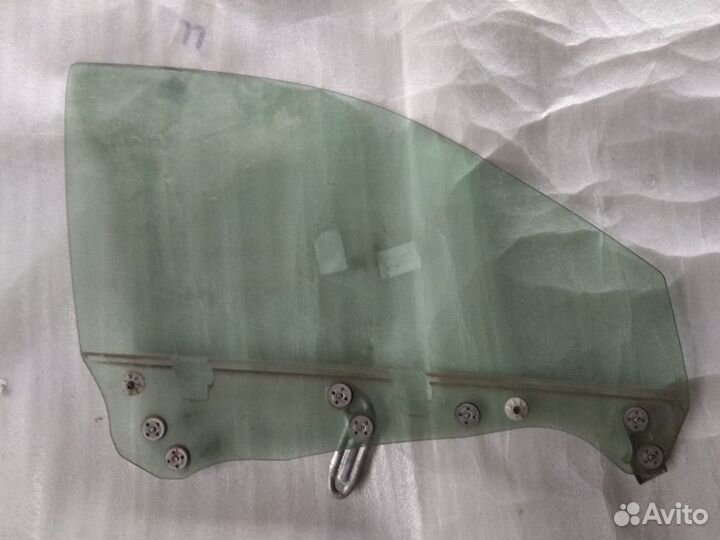 Subaru Impreza GD лиса стекло двери передней право