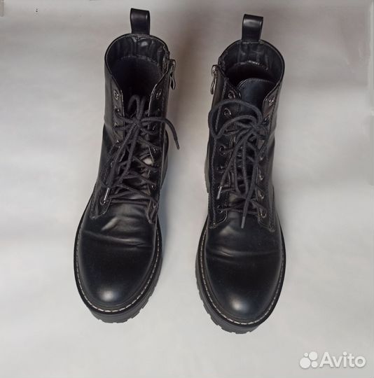 Ботинки Stradivarius 39 кожзам черные шнуровка
