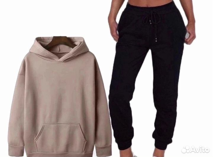 Спортивный костюм женский