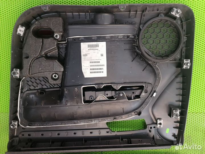 Обшивка двери Фольксваген Кадди 3