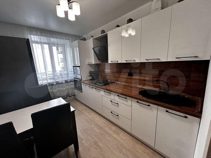 3-к. квартира, 63,6 м², 1/3 эт.