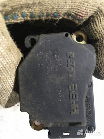 Моторчик привода заслонок отопителя (Volvo S80)