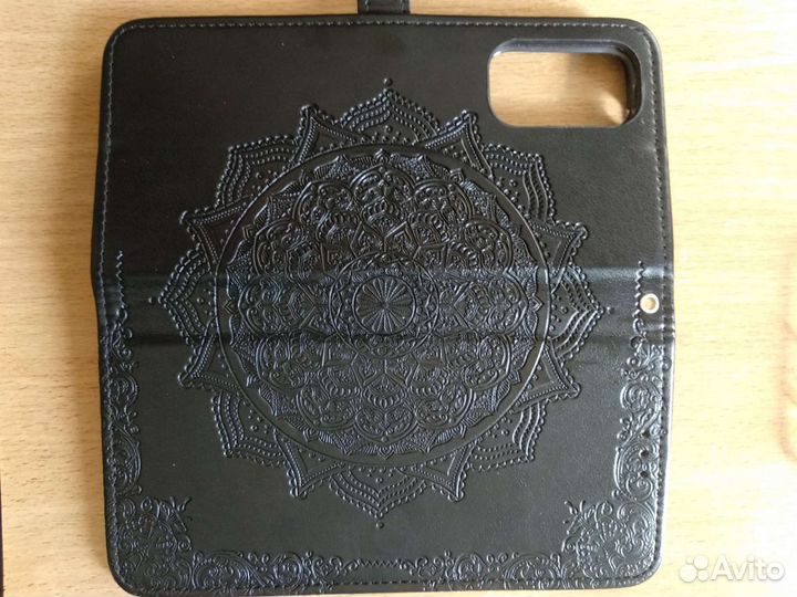 Чехлы на телефон