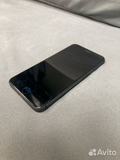iPhone 8 Plus, 64 ГБ