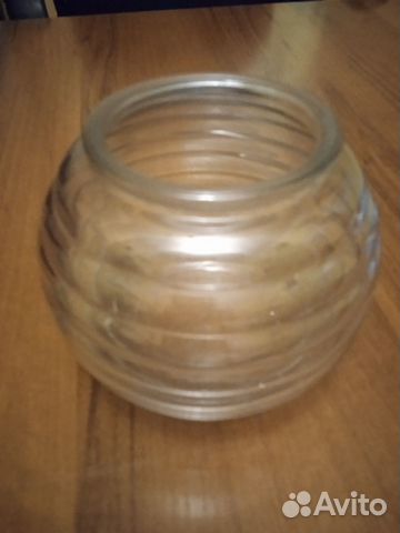 Ваза из толстого стекла