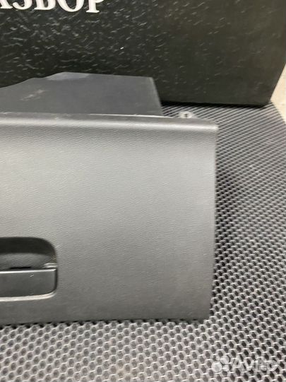 Бардачок Peugeot 408