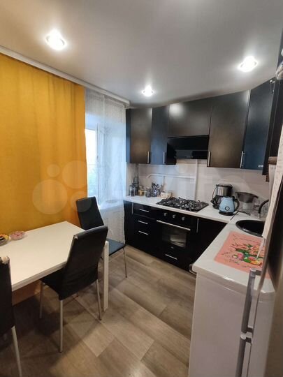 2-к. квартира, 42 м², 1/4 эт.