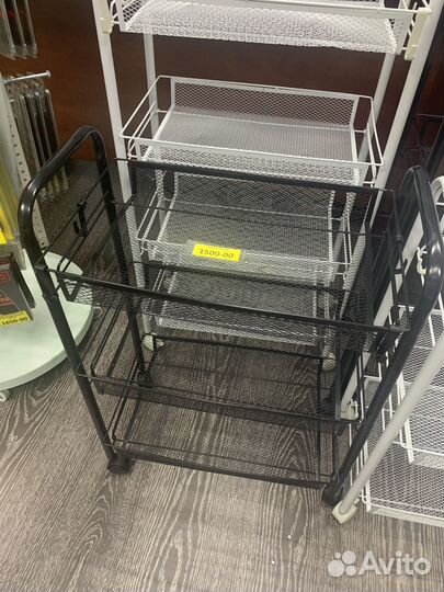 Этажерка на колесиках