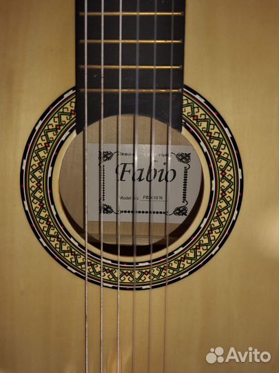 Акустическая гитара