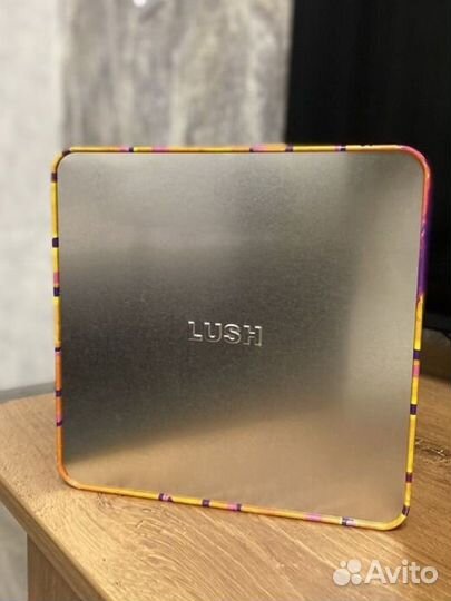Жестяная коробка lush