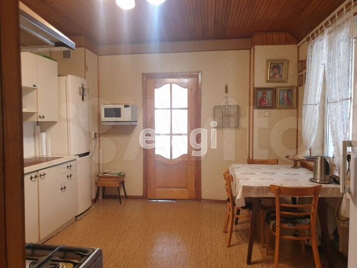 Дом 183,7 м² на участке 3 сот.