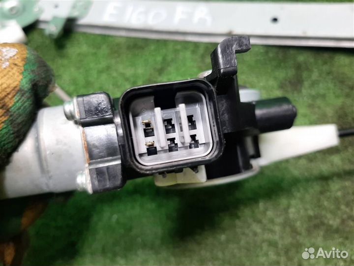 Стеклоподъемник передний правый Subaru Legacy/ Ou