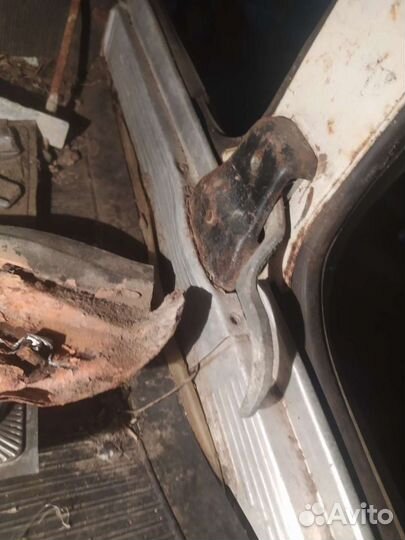 Ручка открывания багажника Москвич 408