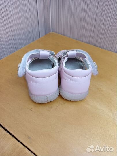 Сандалии для девочки