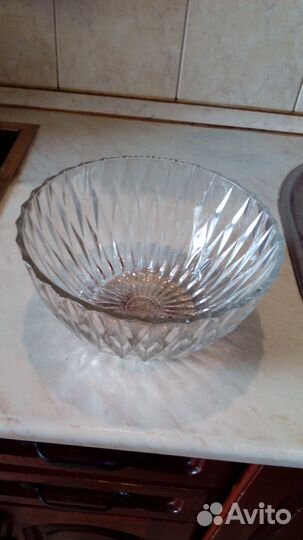 Большая салатница из хрусталя штампованного