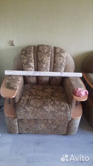 Диваны и кресло бу в хорошем состояние