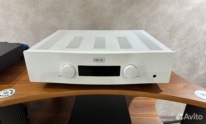 Интегральный усилитель Hegel H190