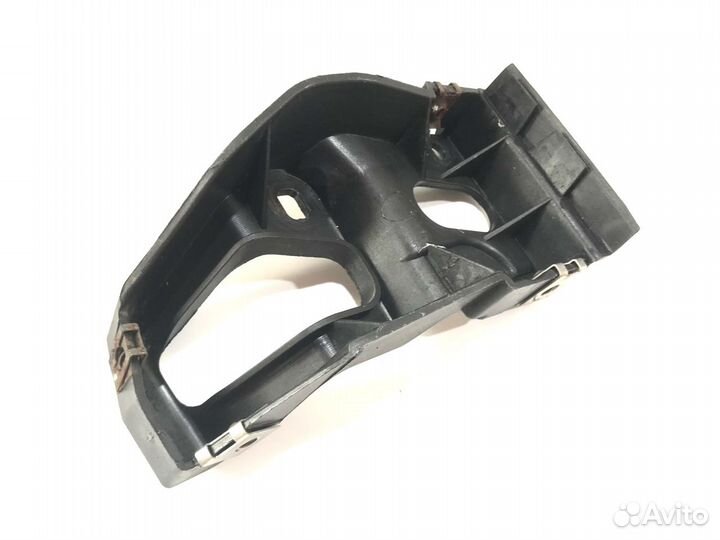 Кронштейн крыла Audi A4 B7