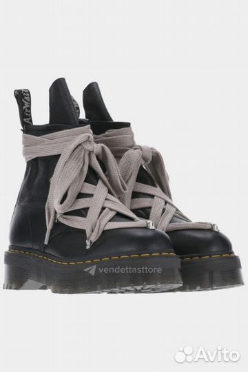 Ботинки Rick Owens x Dr.Martens на руках