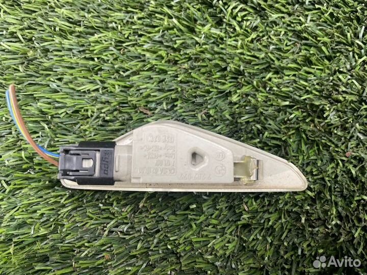 Повторитель поворота в крыло передний левый Bmw X5