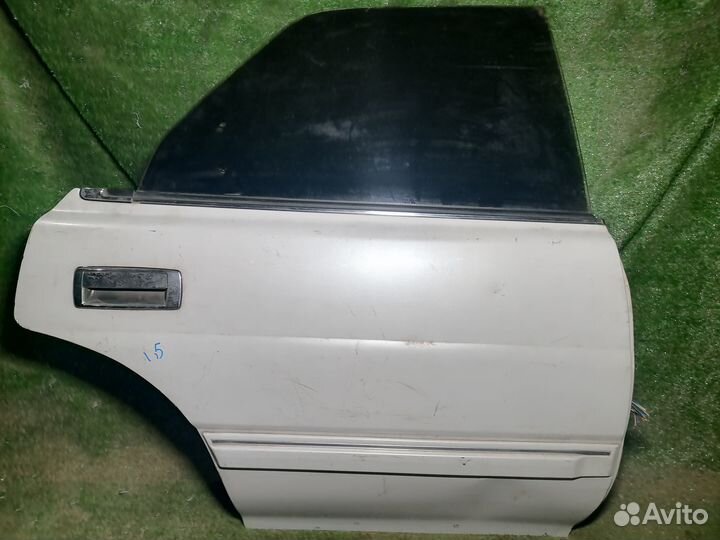 Дверь задняя правая Toyota Crown GS131 Пустая