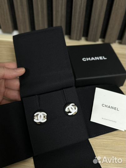 Chanel Stud серьги