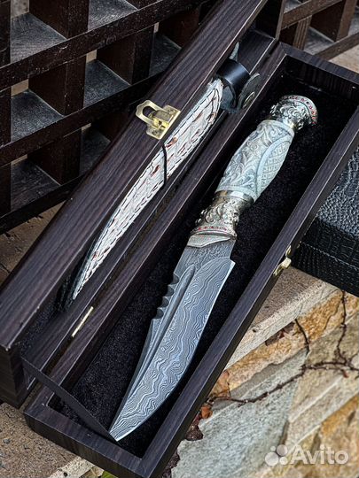 Нож из дамасской стали Хищник