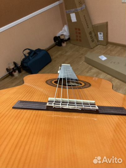 Гитара Yamaha c40 новая + комплект