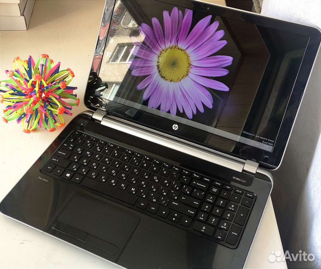 Ноутбук hp/4 ядра/две видюхи/ssd