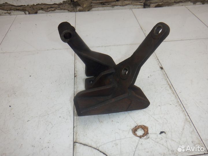 Кронштейн кпп Citroen C5