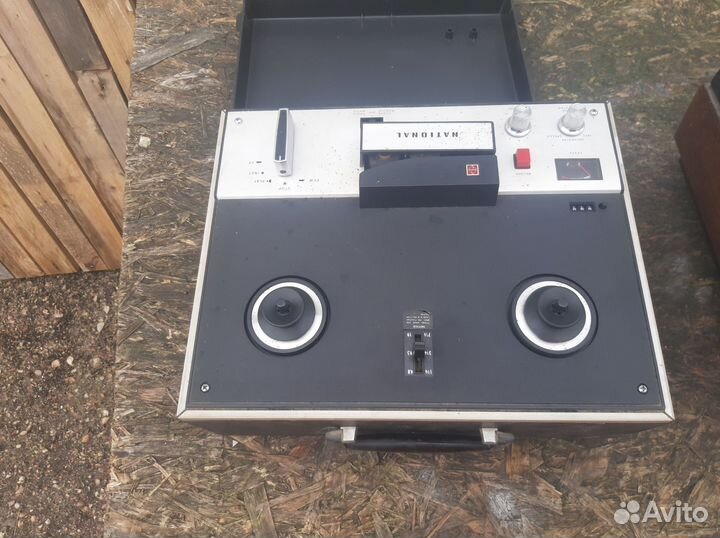 Катушечный магнитофон