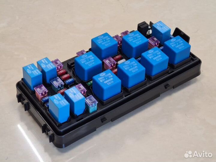 Блок предохранителей под капот Тагаз Вега C100