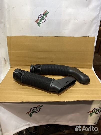 Патрубок впуска левый правый mercedes 272 W204 212