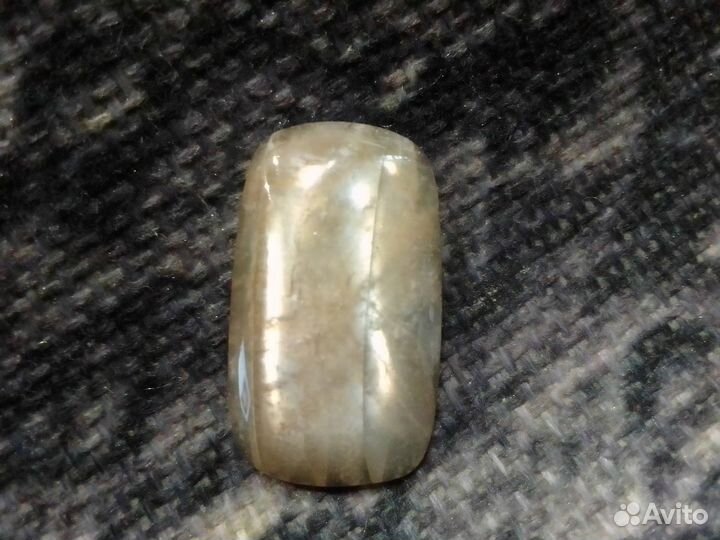 Кабошон лунный камень