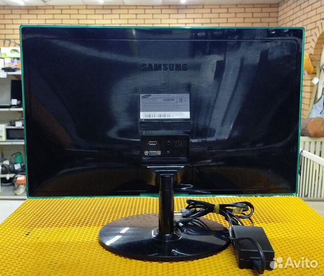 Монитор Samsung