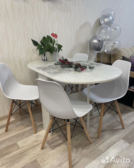 Комплект стульев. 4 шт. Новые