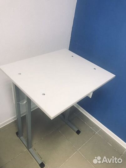 Школьная парта