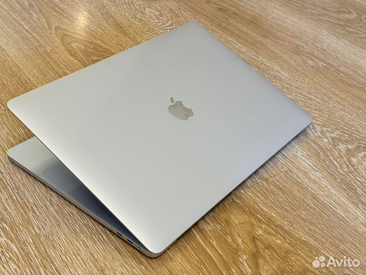 Macbook Pro 15 2019 i7/16/512 78циклов