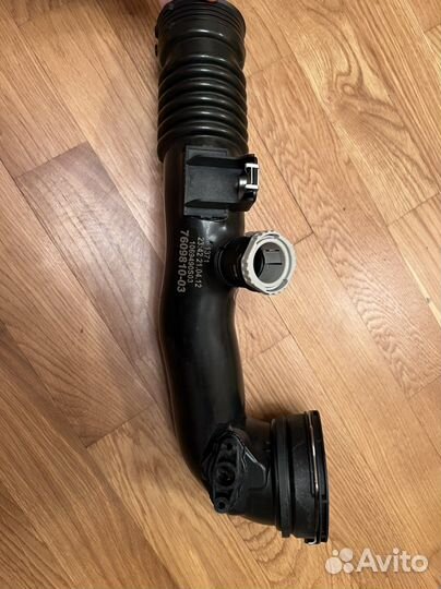 Патрубок воздухозаборника BMW E71 13717609810