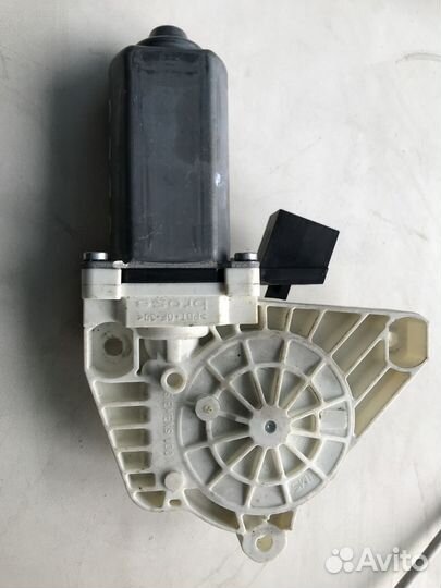 Мотор стеклоподъемника Mercedes-Benz S-Class W221