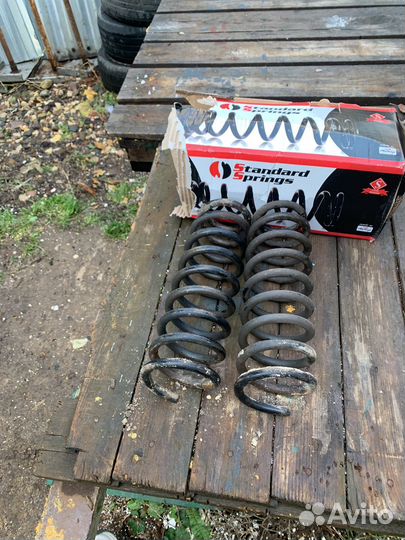 Продам комплект задних пружин на киа сид 2009г