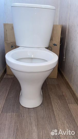 Унитаз с бачком новый