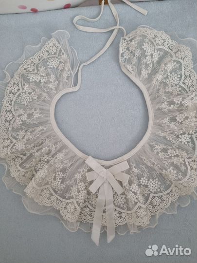 Воротник жабо