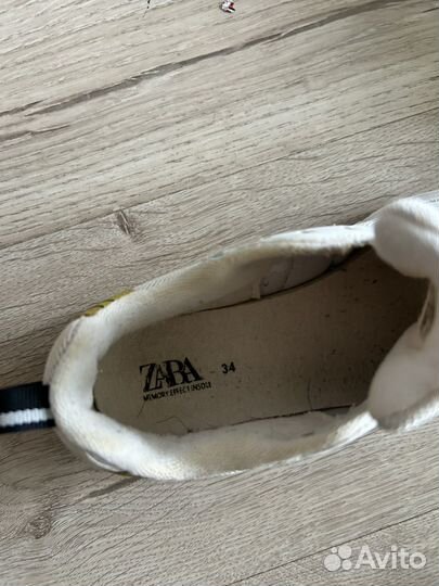 Детские кроссовки Zara