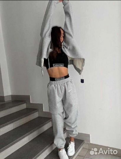 Спортивный костюм женский