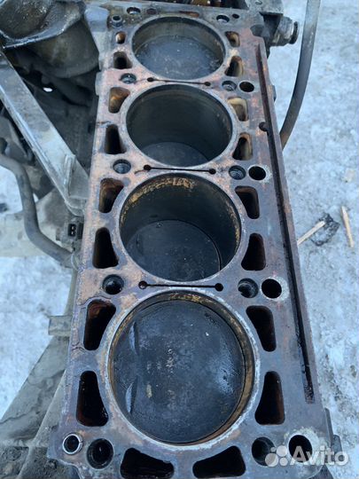 Блок цилиндров в сборе W210 2.3 M111