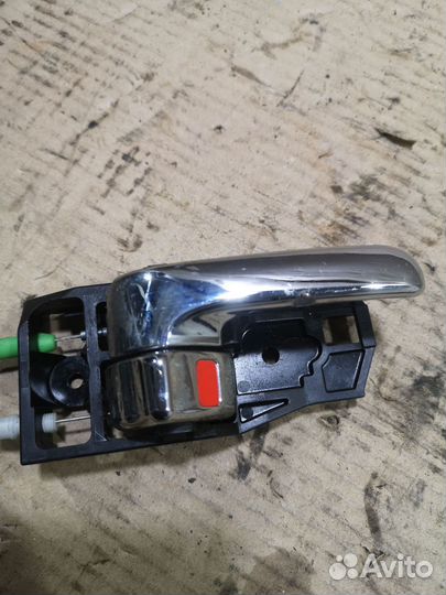 Замок двери передний правый Toyota Nadia SXN10