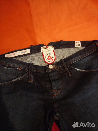 Джинсы женские