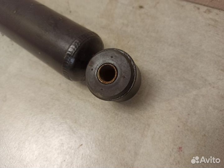 Амортизатор передний