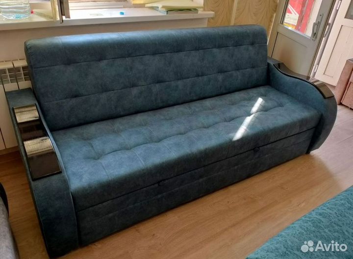 Прямой диван в наличии